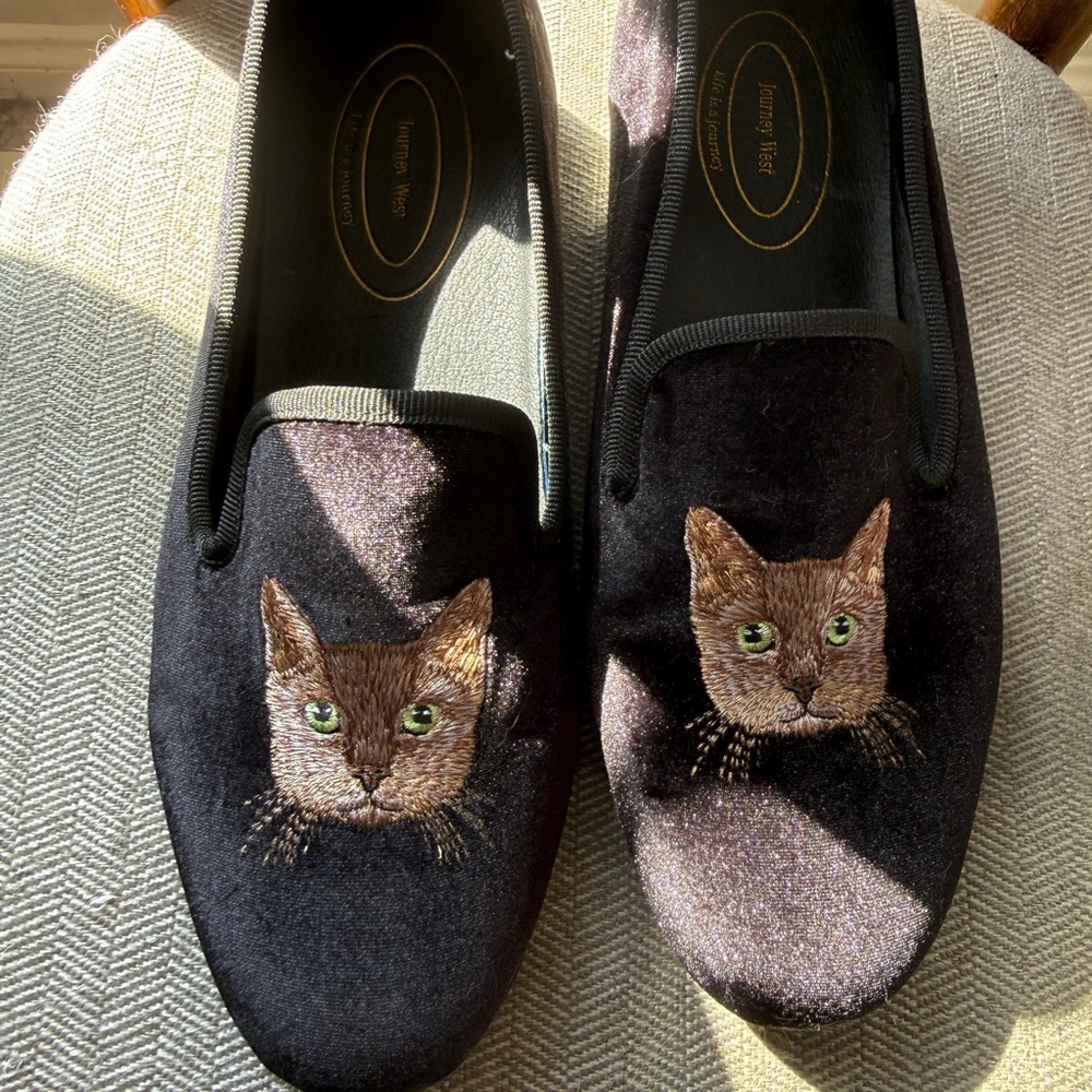 Black Cat Embroidered Velvet Loafers